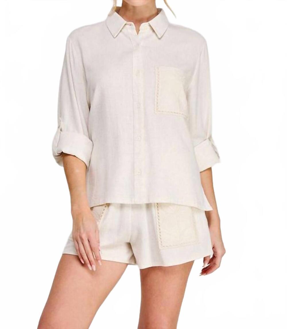 NEW ALLIE ROSE button down textured top in off white